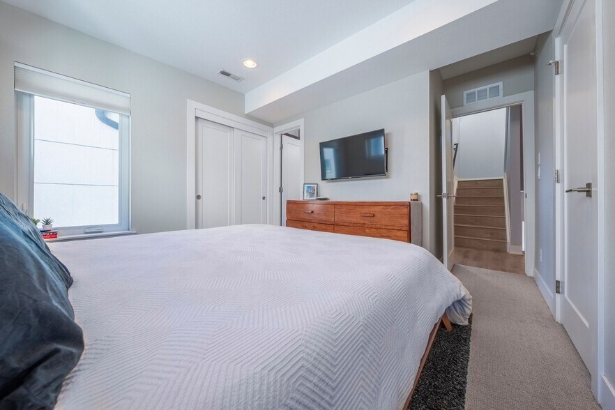 Building Photo - 2790 W 25th Ave