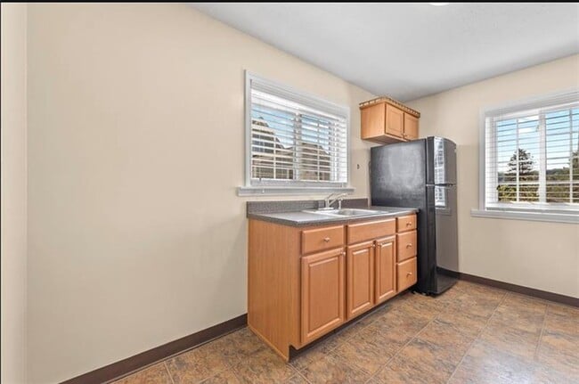 Building Photo - 713 Nevin Ave