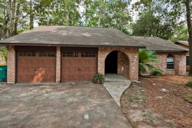 Building Photo - 2107 W Lacey Oak Cir