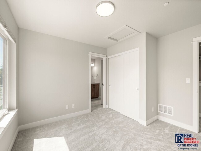 Building Photo - Spacious 3-Bedroom Townhome with Finished ...