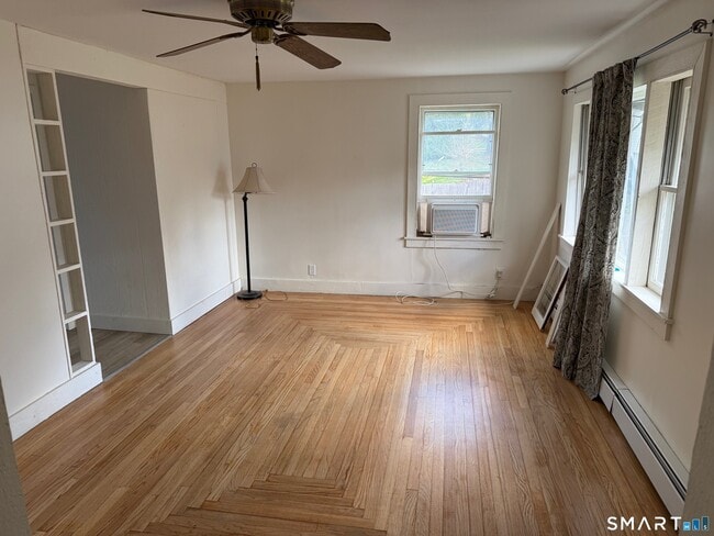 Building Photo - 82 Mountain Rd