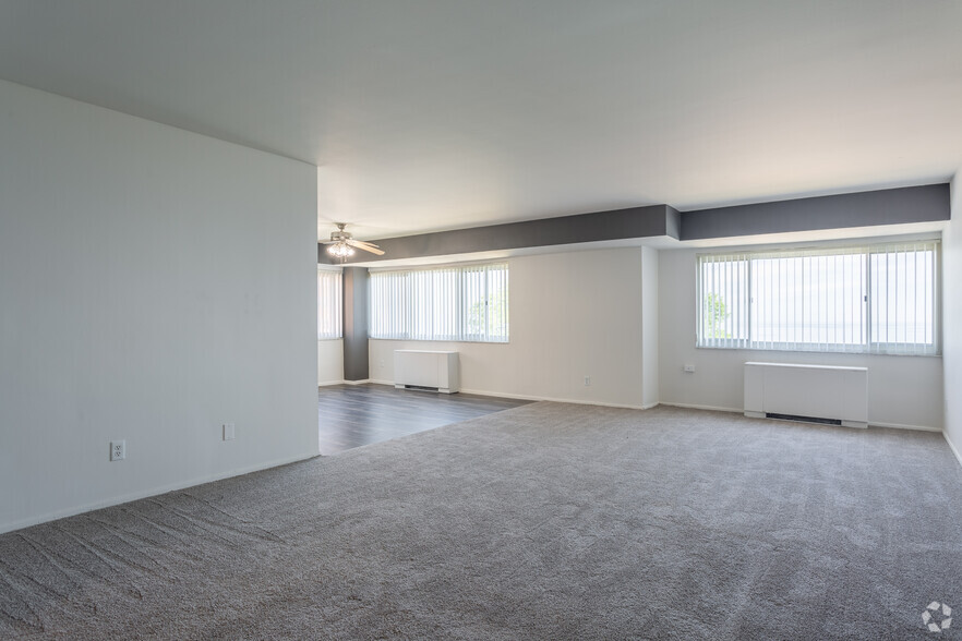 2BD 2BA 1,300 sq. ft. - Shoreham Apartments