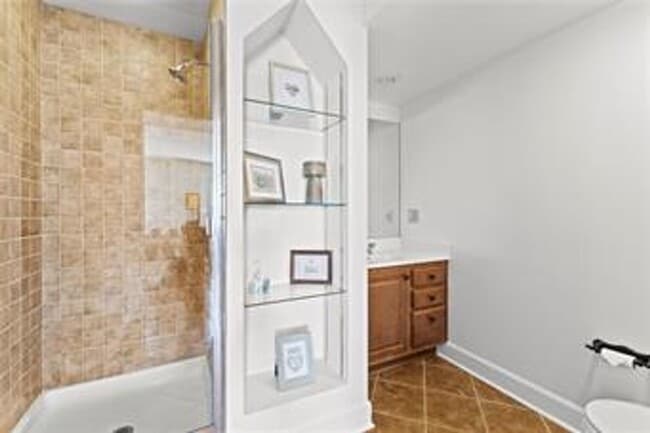 Building Photo - {4555 #205} Ponce De Leon Condo Available ...