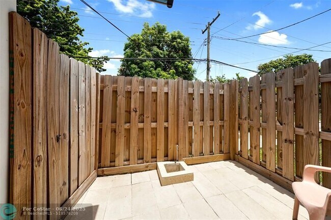 Building Photo - 4260 NW 173rd Dr