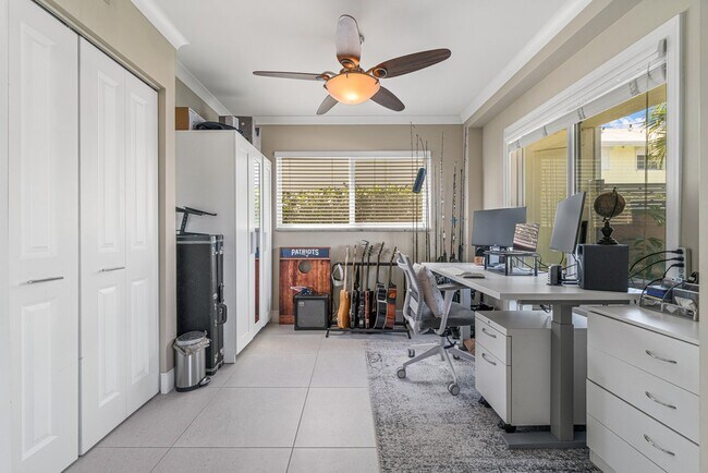 Building Photo - 2311 NE 36th St