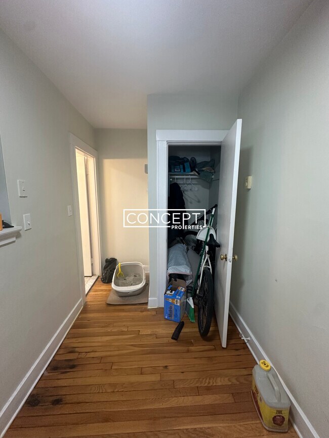 Building Photo - 402 Highland Ave