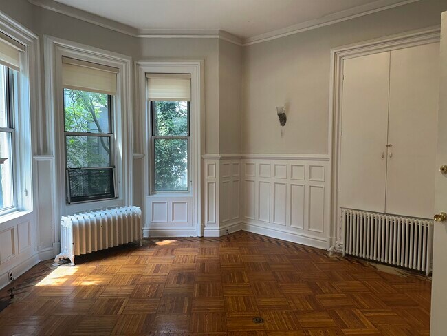 Building Photo - 710 Hudson St