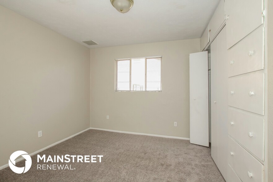 Building Photo - 3619 N 48th Ave
