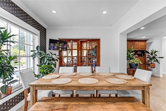 Building Photo - 9901 SW 35th Terrace