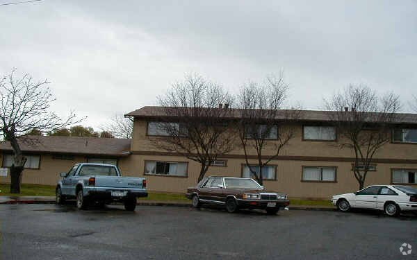 Building Photo - 590 Stoney Ct