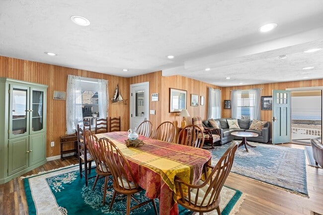 Building Photo - 43 Oceanside Dr