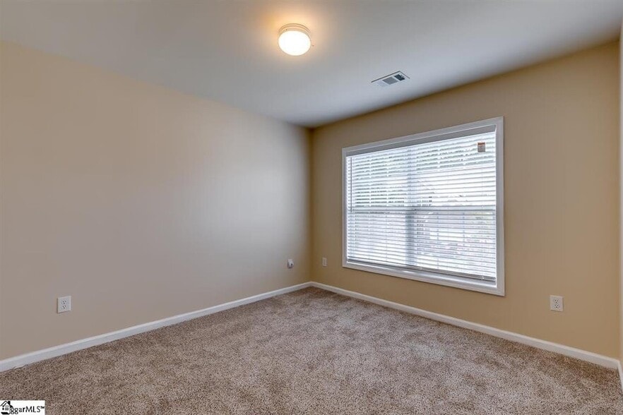 Building Photo - 14 Farmbrook Way