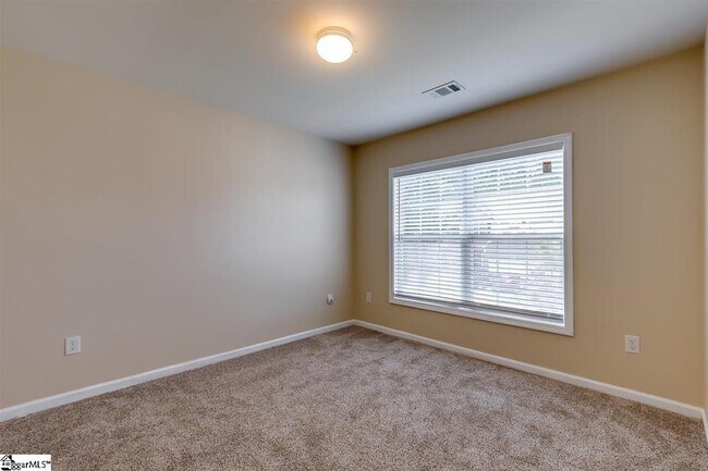 Building Photo - 14 Farmbrook Way