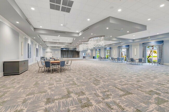 Building Photo - 6193 Pointe Regal Cir