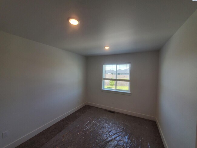 Building Photo - Brand New For Rent