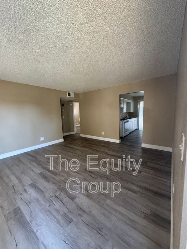 Building Photo - 624 N Garden St