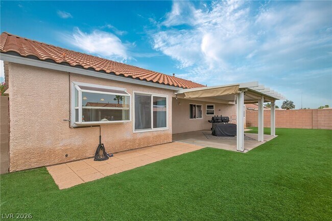 Building Photo - 1056 Kennebunk Cir