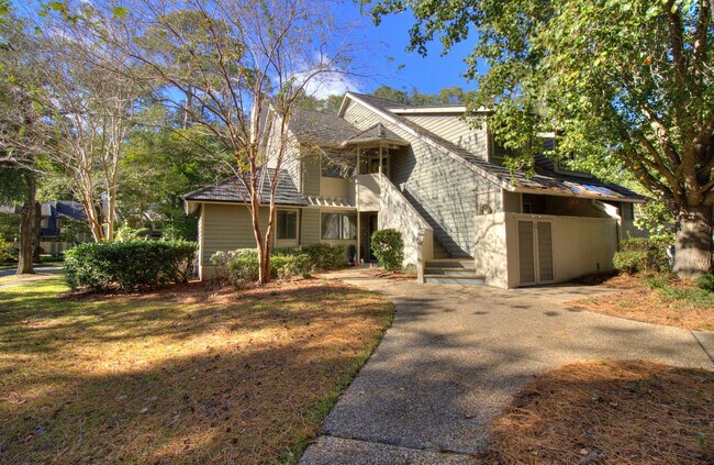 Building Photo - 301 Myrtlewood Ct