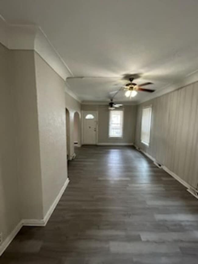 Building Photo - 3 Bed 1 Bath