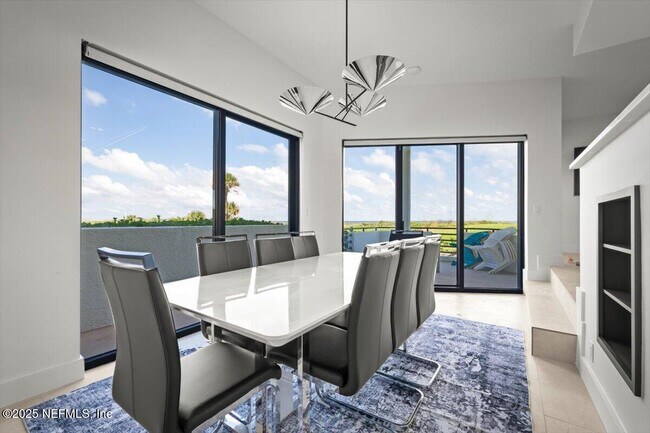 Building Photo - 739 Spinnakers Reach Dr