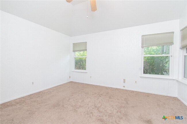 Building Photo - 2406 Cactus Dr