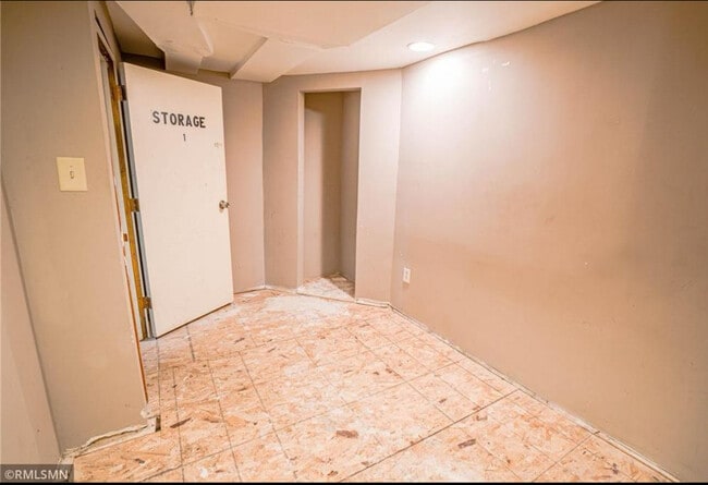 Building Photo - 2940 Vincent Ave N