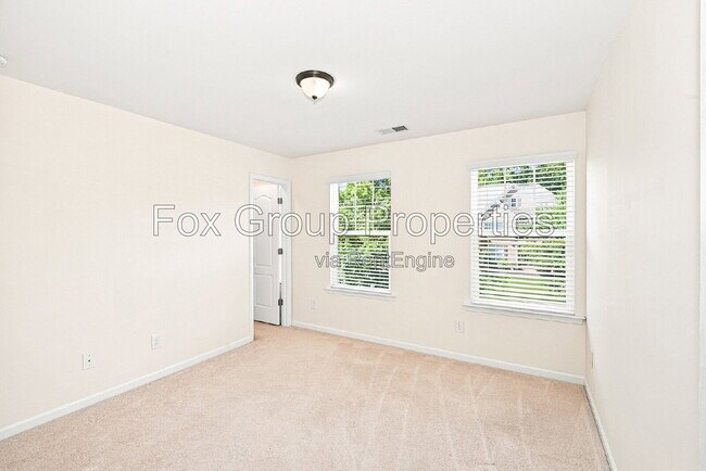 Building Photo - 117 E Warfield Dr