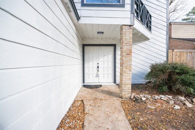 Building Photo - 13314 Ravensway Dr