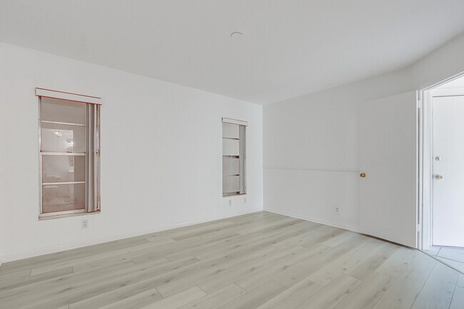 Building Photo - 342 Southwind Dr