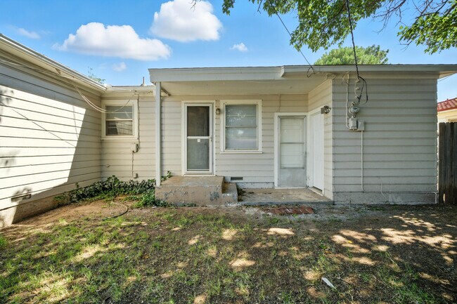 Building Photo - 4208 42nd St