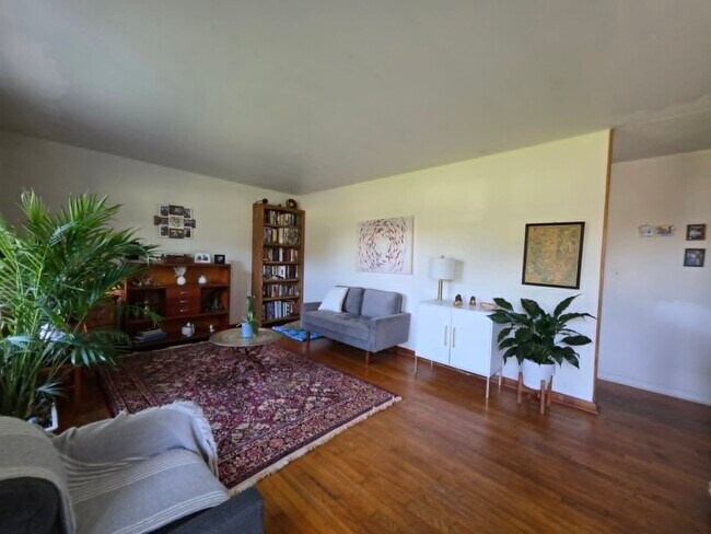 Building Photo - 104 Lee Dr