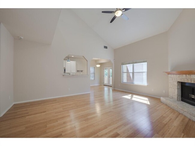 Building Photo - 5709 Pecanwood Ln