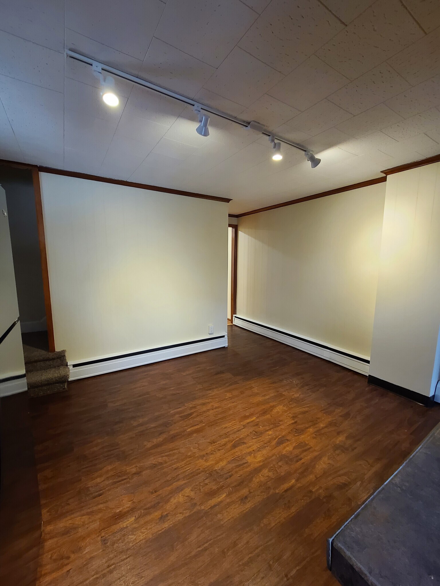 Kitchen - 66 Hillside St