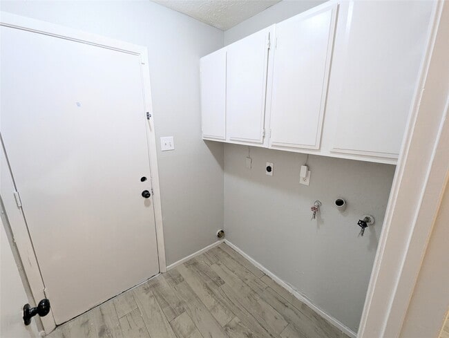 Building Photo - 15267 Morning Dove Dr