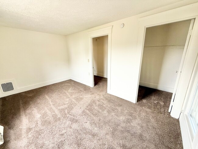 Building Photo - 921 17th St NW