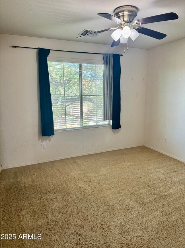 Building Photo - 3641 E Kingbird Pl