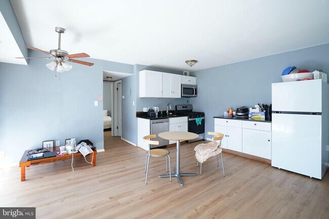 Building Photo - 4251 Americana Dr