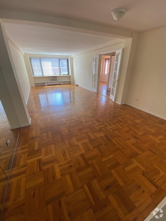 Building Photo - 420 E 64th St