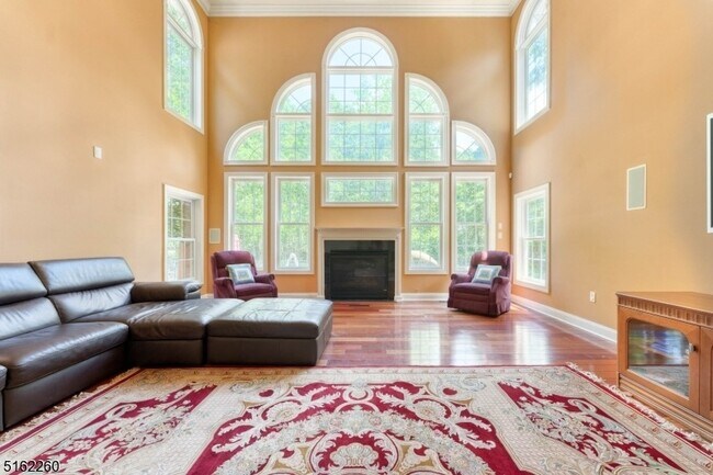 Building Photo - 12 Fieldflower Dr