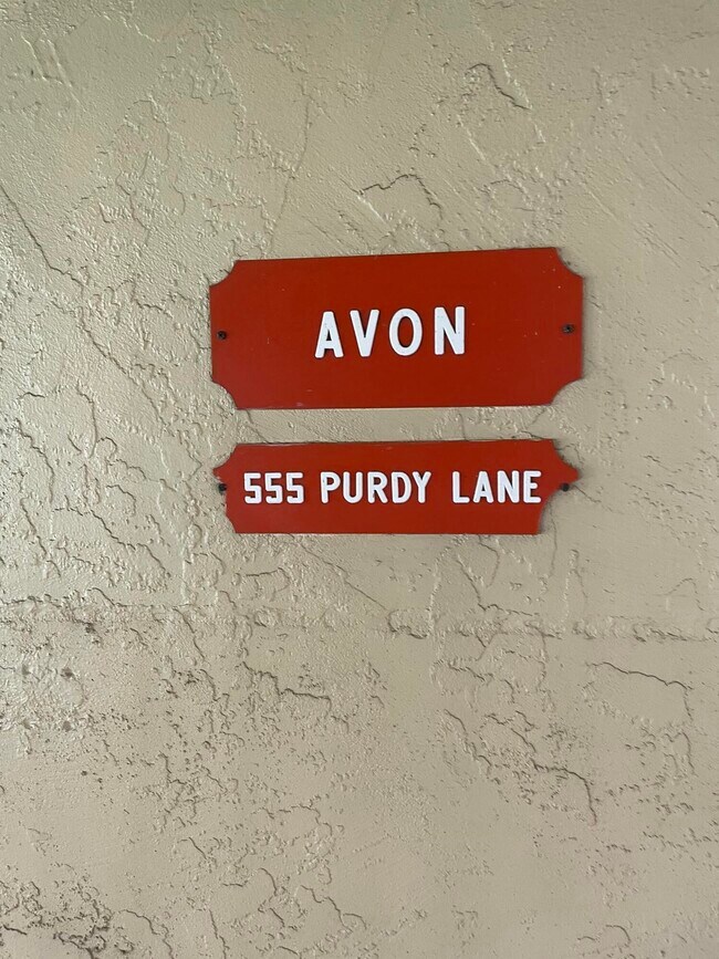 Building Photo - 555 Purdy Ln