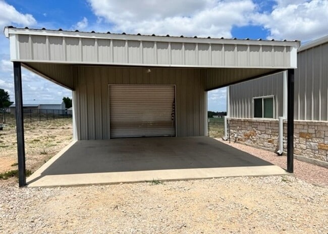 Building Photo - 2-Bedroom Barndominium