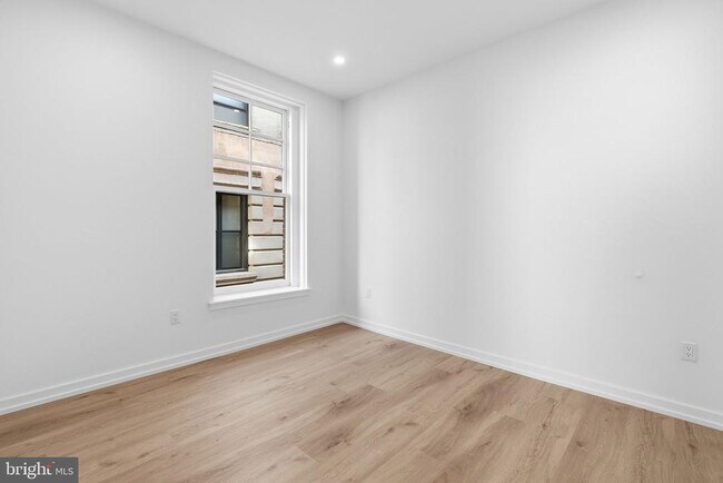 Building Photo - 203 S 13th St