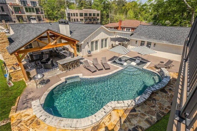 Building Photo - 8175 Main St