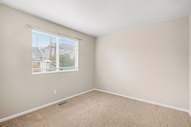 Building Photo - Beautifully Updated Littleton Home with Huge Yard & Basement Storage