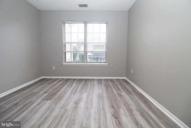 Building Photo - 262 Andover Pl