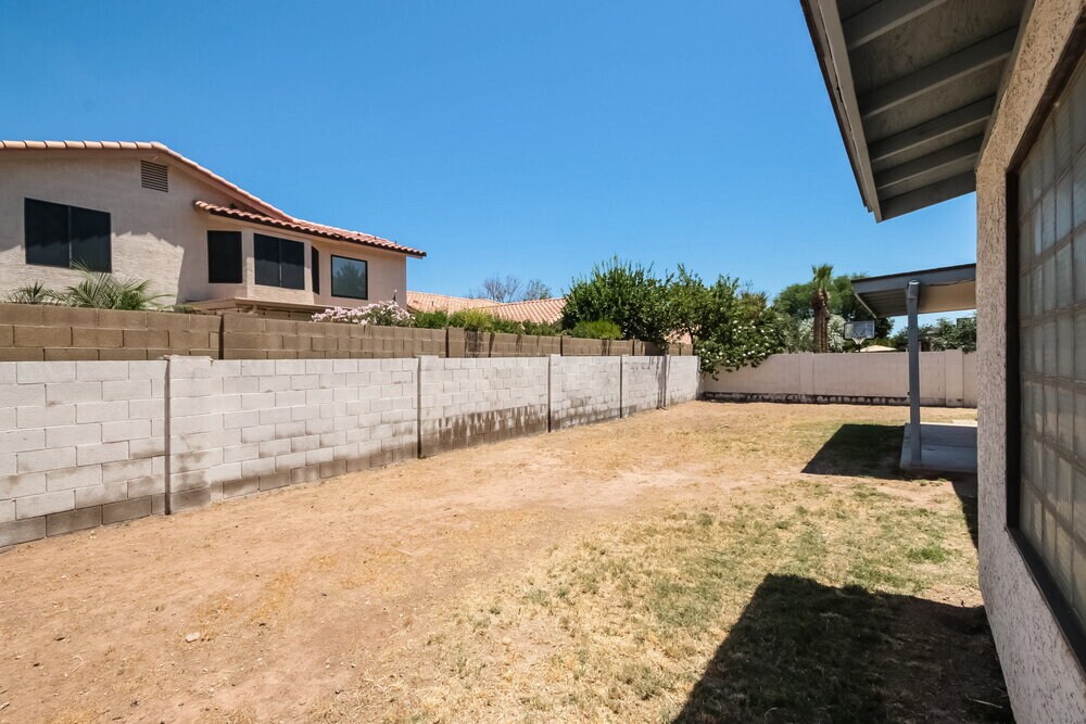 Building Photo - 1428 E Kent Ave