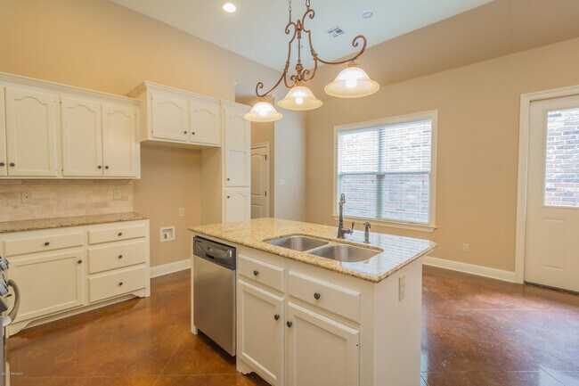 Building Photo - 145 Treasure Cove