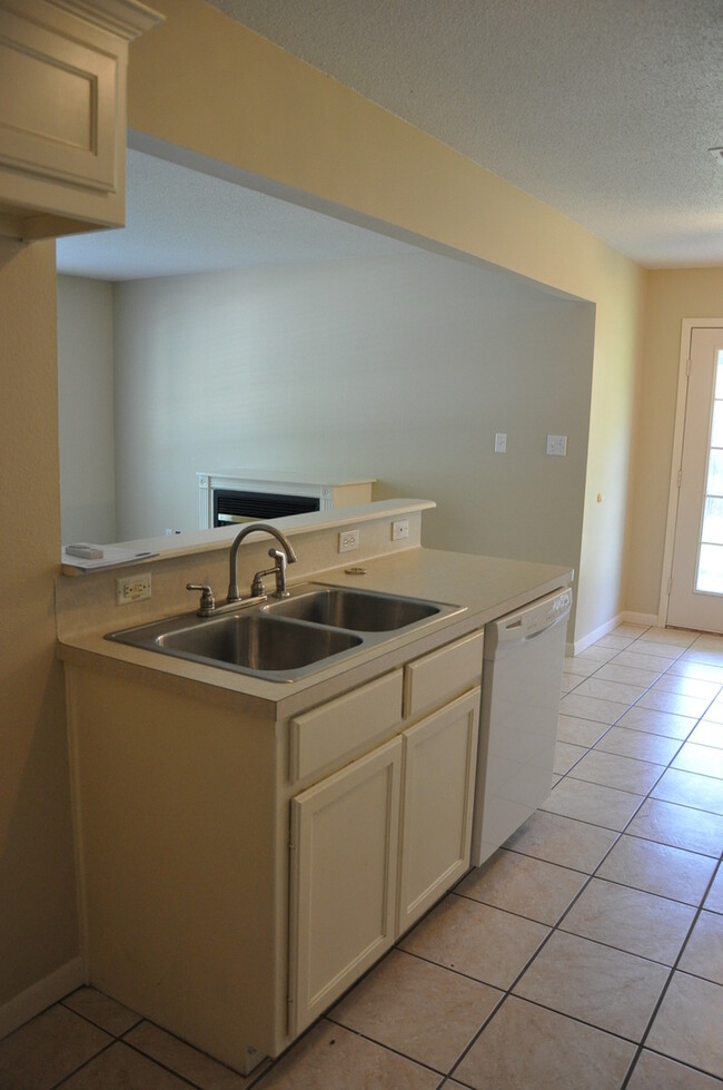 Building Photo - COMING SOON! Updated 3 Bedroom in Lindale ...