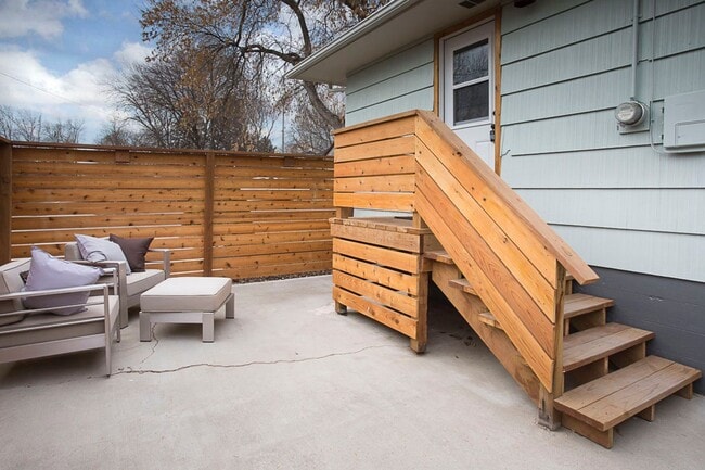 Building Photo - A Turnkey 4 Bed 2 Bath Furnished Retreat