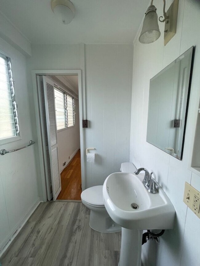 Building Photo - 1 Bedroom in Honolulu